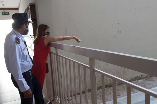 Luật sư Trần Bá Học cho biết buổi làm việc xoay quanh yêu cầu của cơ quan điều tra về việc yêu cầu bà Bích cung cấp thêm một số lời khai, làm rõ một số nội dung. "Buổi làm việc kéo dài 4 giờ. Cơ quan cảnh sát điều tra lấy lời khai rất chi tiết, rất kỹ", luật sư Học chia sẻ.