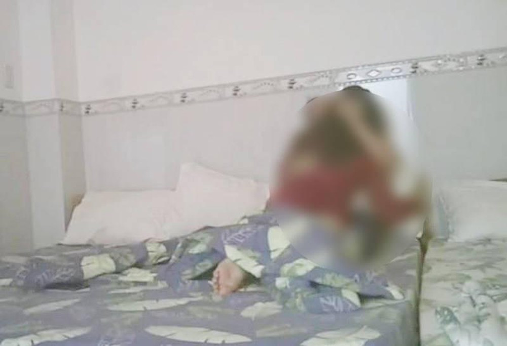 Lanh dao nganh o Hau Giang bi lo clip nong: Khoi to 2 nguoi tung clip