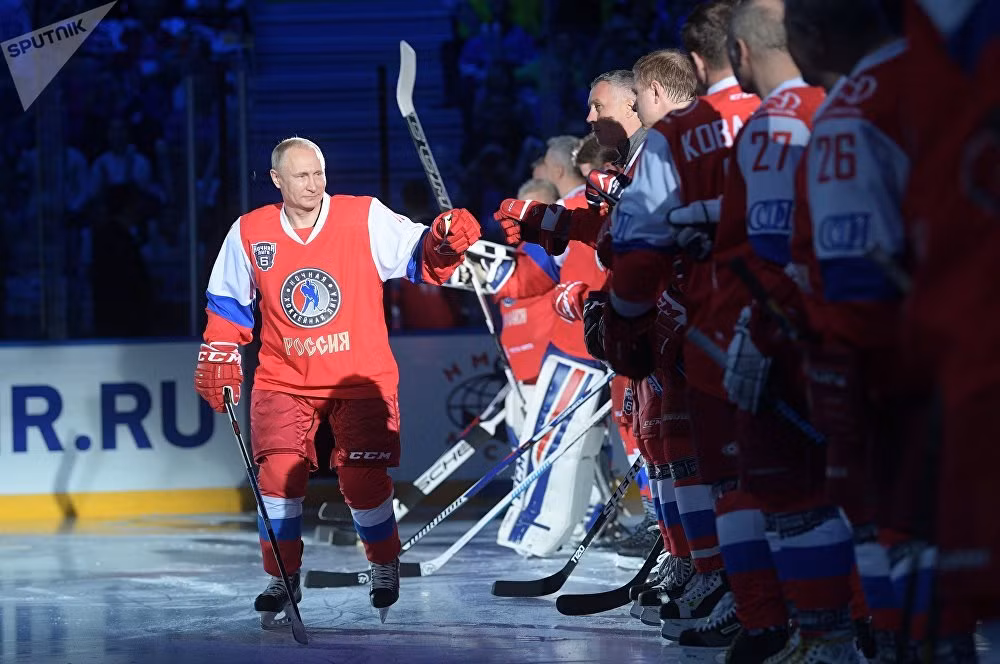 Một hình ảnh tương tự về Tổng thống Nga Putin tối 11/5.