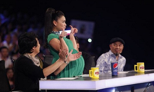 Thu Minh chia tay Vietnam Idol cho ngay sinh con