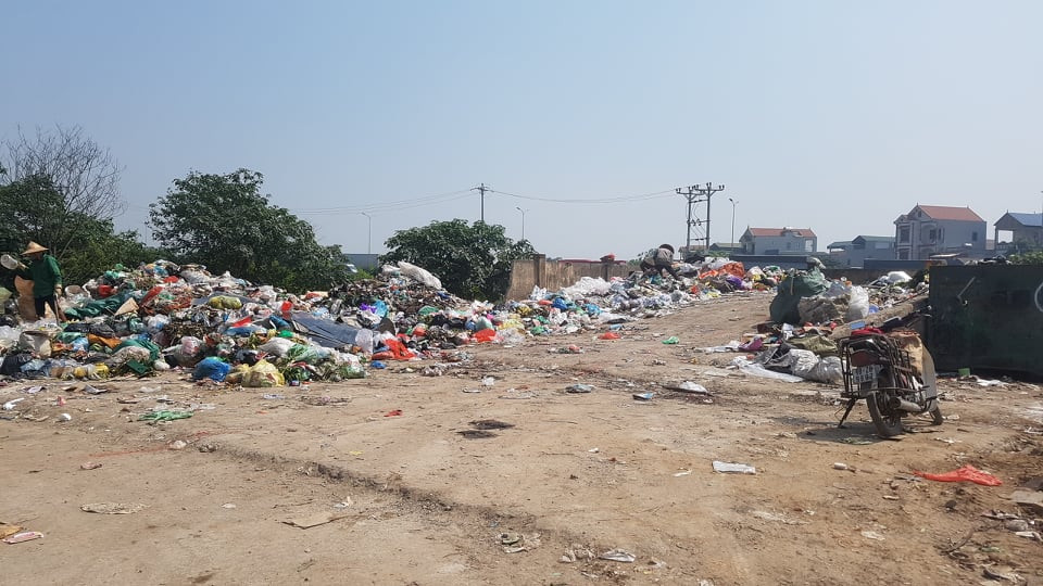 Một xóm có mấy chục nhân khẩu mà đã có 10 người bị ung thư (8 người đã tử vong), hiện chỉ còn lại tôi và một người nữa. Tôi cũng chẳng biết sống chết lúc nào, chỉ mong cơ quan chức năng sớm di dời bãi rác thải đi nơi khác, cách xa khu dân cư để bảo đảm đời sống, an sinh, sức khỏe cho hàng trăm hộ dân.