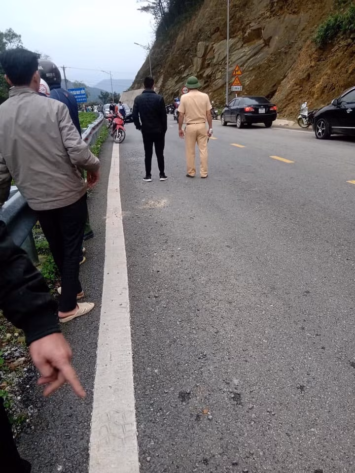 Sau khi nhận được thông tin về vụ việc, Phó Thủ tướng Thường trực Chính phủ - Chủ tịch Uỷ ban ATGTQG yêu cầu Lãnh đạo UBND tỉnh và Ban ATGT tỉnh chỉ đạo các cơ quan chức năng tập trung ưu tiên cứu chữa nạn nhân bị thương,