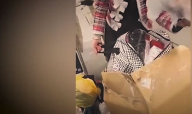 Đồng thời Dương liên tục nhục mạ các cán bộ tại nơi đây. Theo nội dung mà đoạn băng ghi hình ghi lại, Dương nhận mình là doanh nhân thành đạt, có lòng hảo tâm, tận dụng việc sang Nhật Bản đã tham gia đấu giá để lấy đồ về làm từ thiện tại tỉnh Hà Giang. 