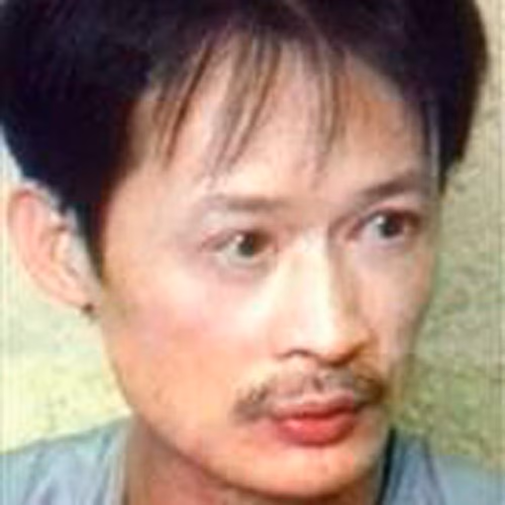  Khánh "Trắng" tên thật là Dương Văn Khánh, sinh năm 1956, trú tại Hà Nội. Khánh "Trắng" là một nhân vật cầm đầu băng đảng xã hội đen khét tiếng tại Hà Nội những năm cuối thế kỷ 20.