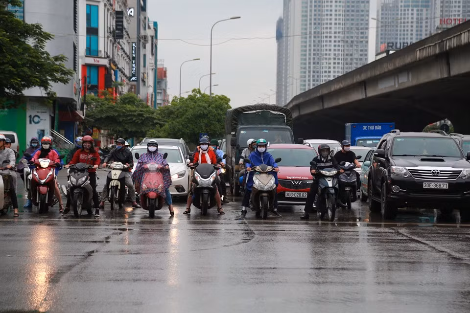 Một số tuyến đường đã xảy ra tình trạng ùn ứ. 