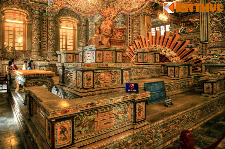 Mộ phần vua Khải Định ngày nay.