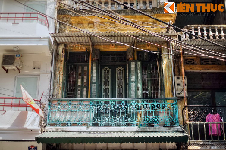 Một số hình ảnh khác về phố Hàng Bạc.