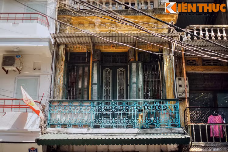 Một số hình ảnh khác về phố Hàng Bạc.