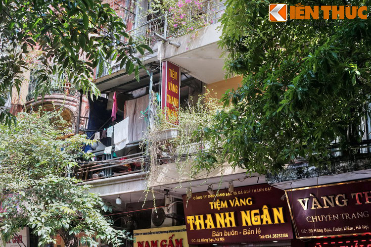 Đầu thế kỷ 19, triều Nguyễn chuyển kinh đô vào Huế và mang theo cả xưởng đúc bạc nén vào trong đó. Phần lớn thợ Châu Khê còn ở Thăng Long vẫn duy trì nghề kim hoàn của mình tại phố Hàng Bạc và lập ra phường thợ. Ngoài ra, thợ kim hoàn ở Ðịnh Công và Ðồng Tâm cũng tới lập nghiệp.