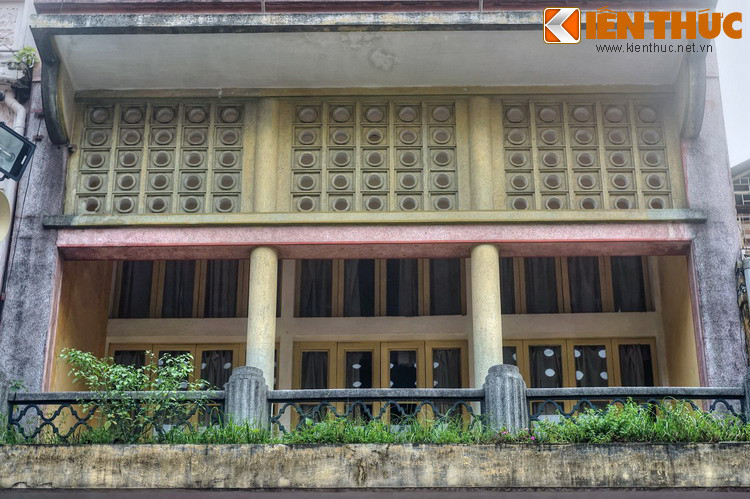 Nhà số 48 Hàng Ngang cũng là một di tích lịch sử quan trọng của Việt Nam. Đây là nơi Chủ tịch Hồ Chí Minh viết Tuyên ngôn Độc lập, bản Tuyên ngôn khai sinh ra nước Việt Nam Dân chủ cộng hòa ngày 02/9/1945.