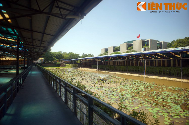 Địa điểm khảo cổ ở số 18 Hoàng Diệu được Viện khảo cổ học phân làm 4 khu, đặt tên là A, B, C, D. Trong đó, hai khu phục vụ hoạt động tham quan, du lịch là khu A và B. Hai khu này nằm song song trục đường Hoàng Diệu và được ngăn cách với nhau bằng một hồ nước.