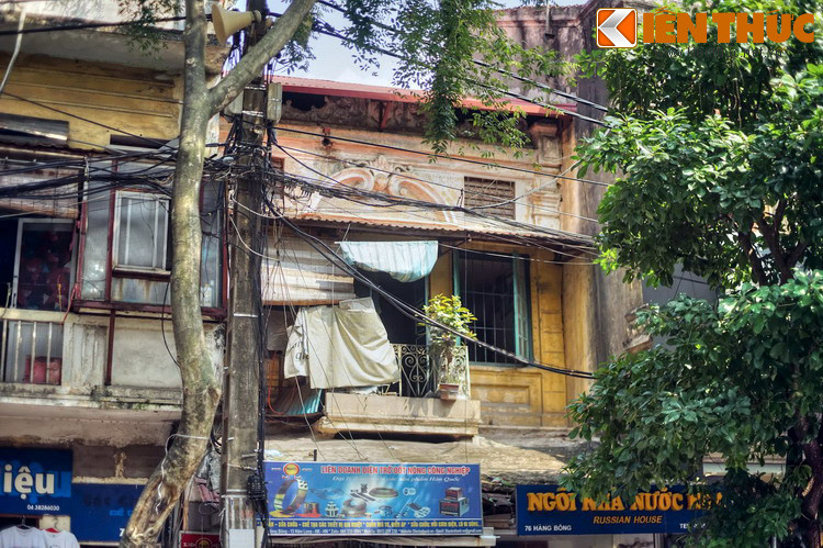 Một số hình ảnh khác về phố Hàng Bông.