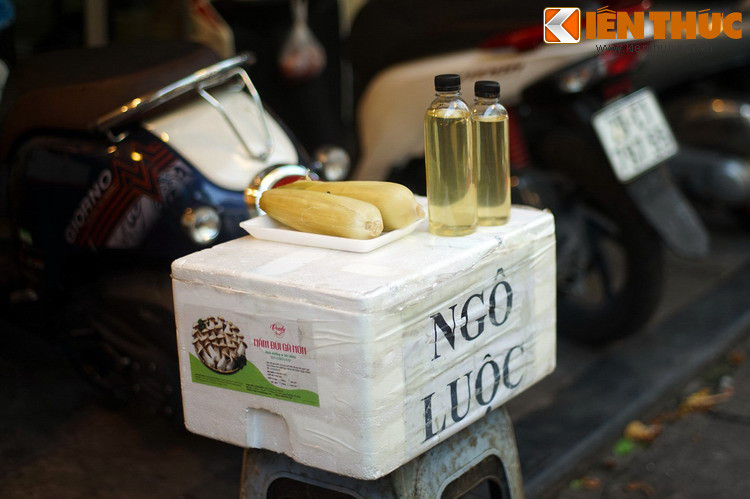 Các món quà vặt ở chợ đủ sức để chinh phục trái tim những tín đồ của ẩm thực đường phố.