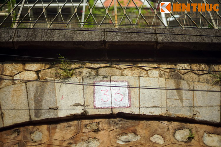 Phần phía Bắc chia thành 75 nhịp. Mỗi nhịp có một mái vòm được xếp bằng đá tảng theo kiểu múi cam. Phía trên mỗi vòm có đánh số bằng sơn.