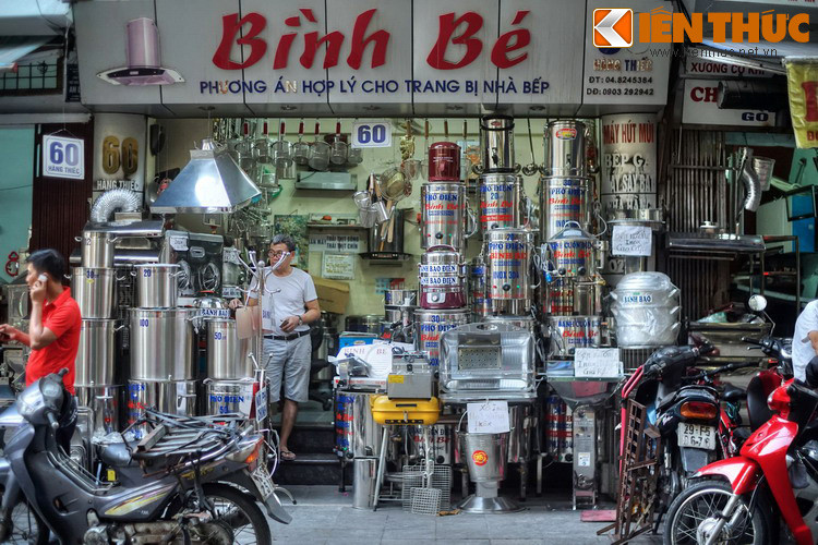 Các sản phẩm theo kiểu truyền thống dần dần được thay thế bởi những sản phẩm phù hợp với đời sống hiện đại.