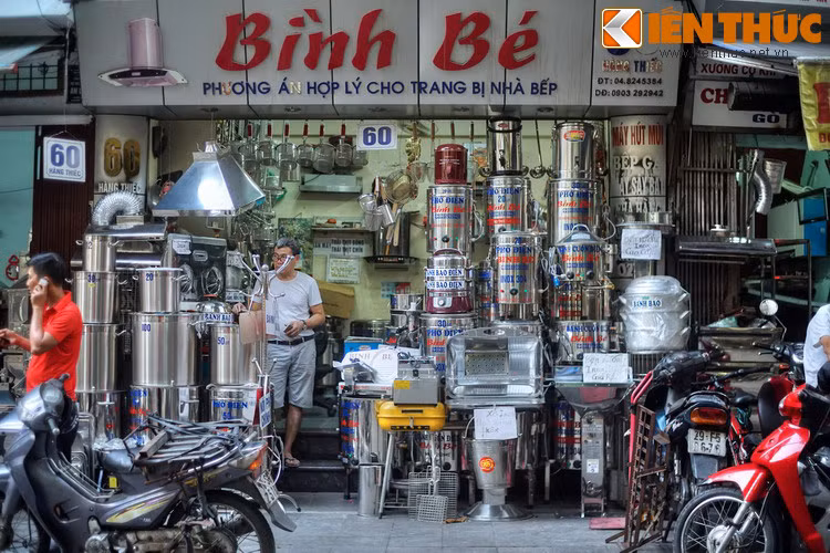 Các sản phẩm theo kiểu truyền thống dần dần được thay thế bởi những sản phẩm phù hợp với đời sống hiện đại.