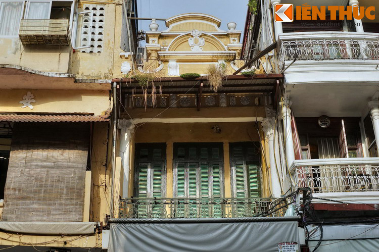 Một số hình ảnh khác về phố Hàng Đào.