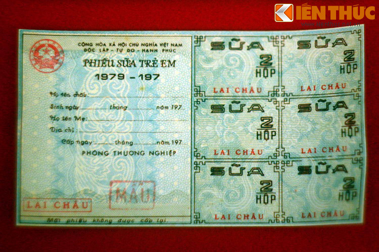 ...Và "Phiếu sữa trẻ em".