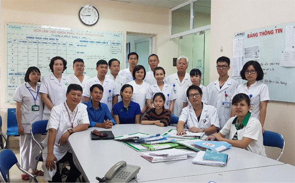 Cô gái mất toàn bộ thành bụng, dùng vải che nội tạng sống sót diệu kỳ - Hình 3 Co gai mat toan bo thanh bung, dung vai che noi tang song sot dieu ky-Hinh-3