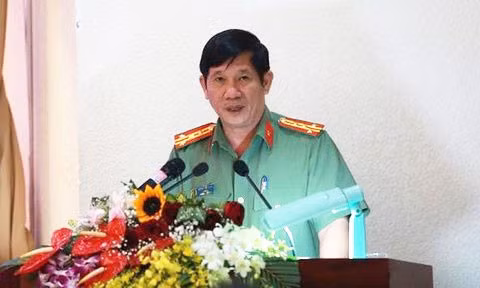 Bi cach moi chuc vu, tuong lai nao doi GD Cong an Dong Nai Huynh Tien Manh?-Hinh-2