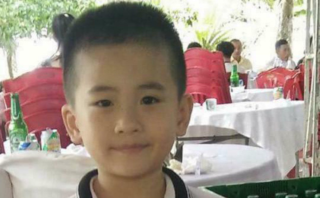  2. Bé trai bị sát hại khi mất tích ở Quảng Bình: Năm 2017, dư luận không khỏi thương cảm cho vụ việc bé Trần Trung Nghĩa (SN 2011, trú tại phường Quảng Long, thị xã Ba Đồn, tỉnh Quảng Bình) bị mất tích và bị sát hại một cách dã man (Ảnh: Soha).