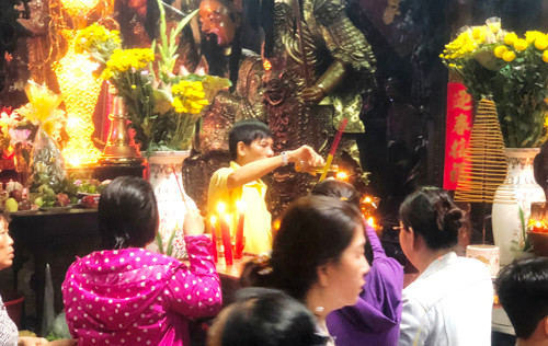 Bat ngo “mo dau” khong bao gio can tai chua Ngoc Hoang, TP HCM-Hinh-3