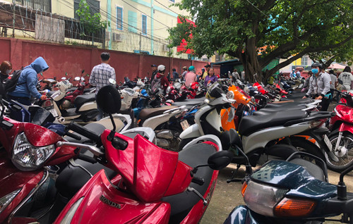 Bat ngo “mo dau” khong bao gio can tai chua Ngoc Hoang, TP HCM-Hinh-2