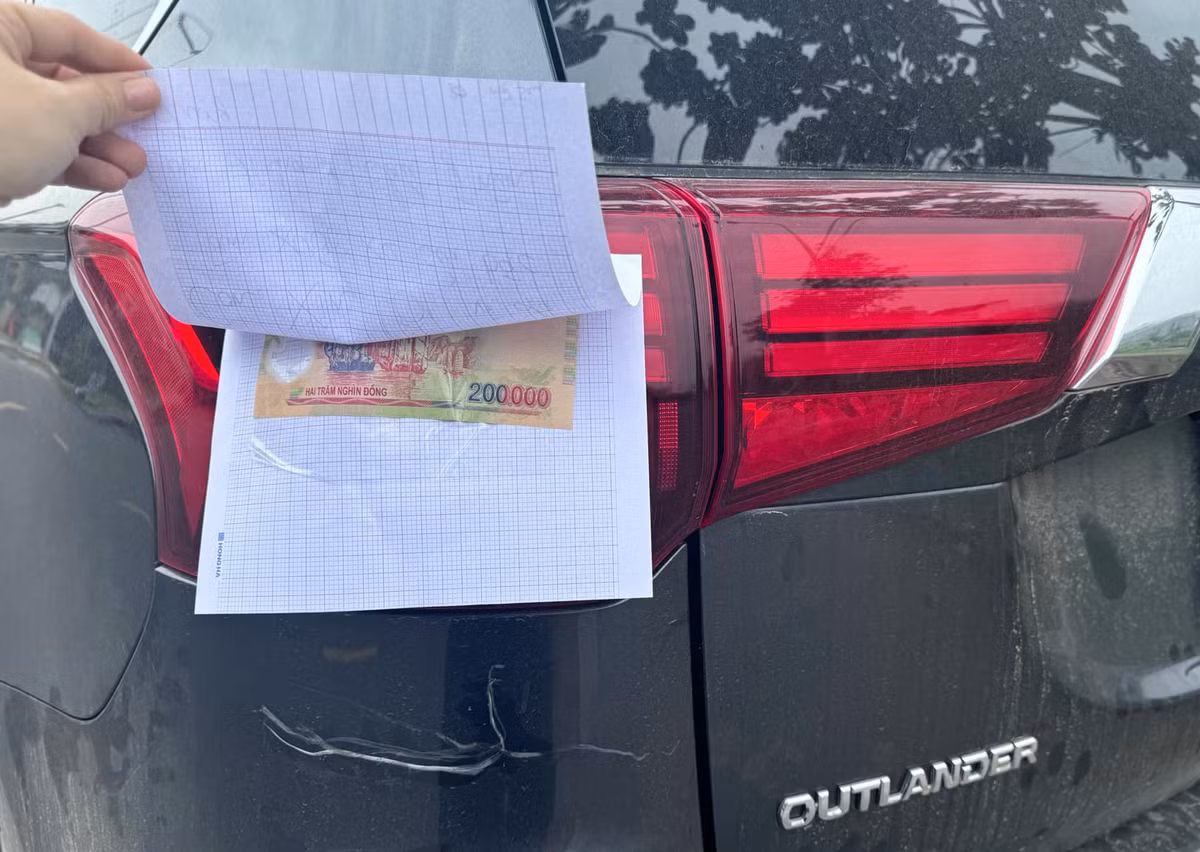 Sau khi xảy ra vụ việc, chủ xe đã đọc được mảnh giấy rồi sau đó chụp ảnh và chia sẻ câu chuyện lên mạng xã hội, khen ngợi hành động tử tế của nam sinh. Hành động của nam sinh đã nhận được nhiều lời khen của cộng đồng mạng: "Một đứa trẻ hiểu chuyện và được giáo dục tốt", "có khi ông cháu quay về xin bố mẹ tiền đó", "cứ thế này thì ai nỡ giận được".