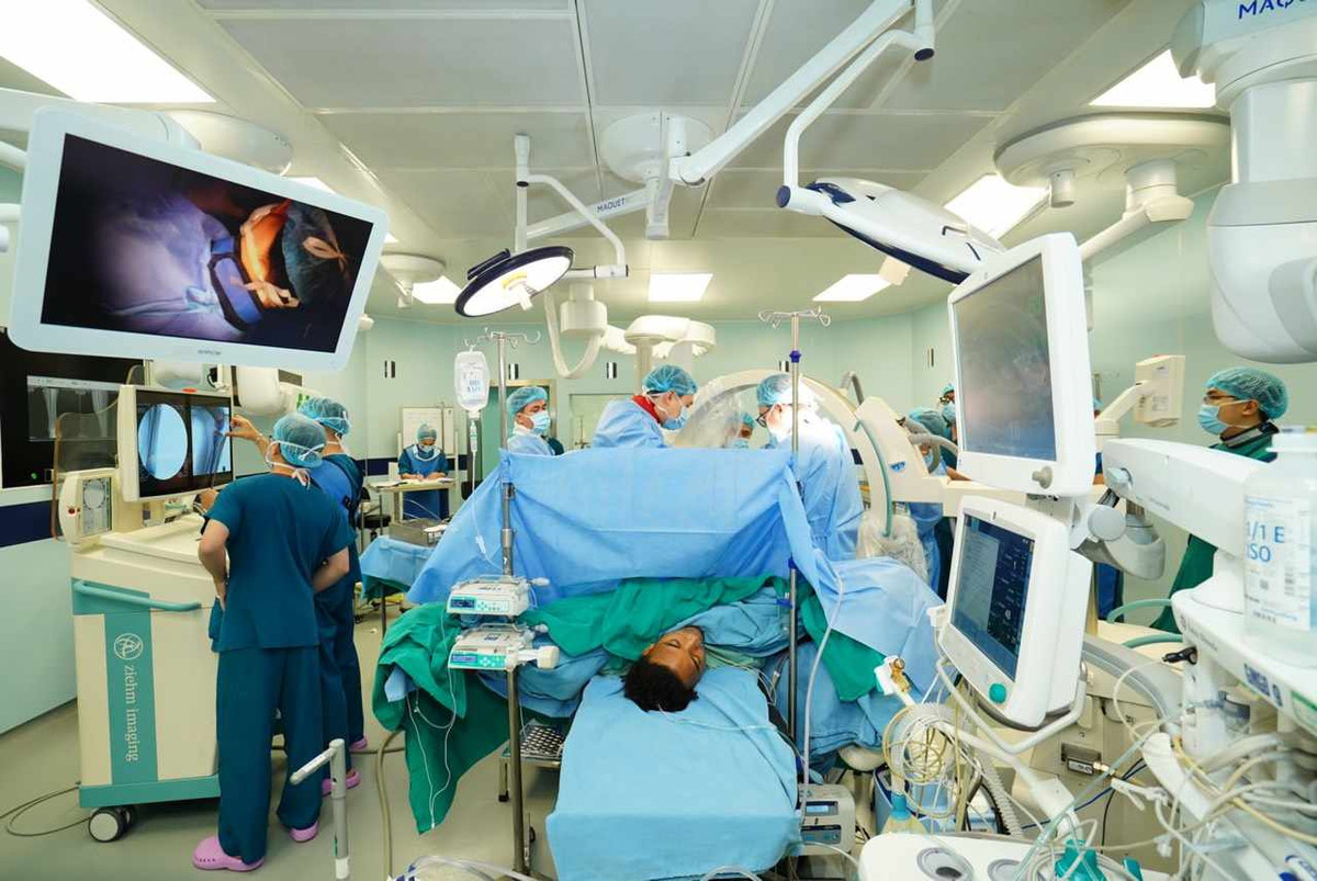 Dự kiến 7-1 cầu thủ này có thể tập đi với nạng. Tuy nhiên quá trình tập phục hồi để anh có thể thi đấu trở lại sẽ còn dài.