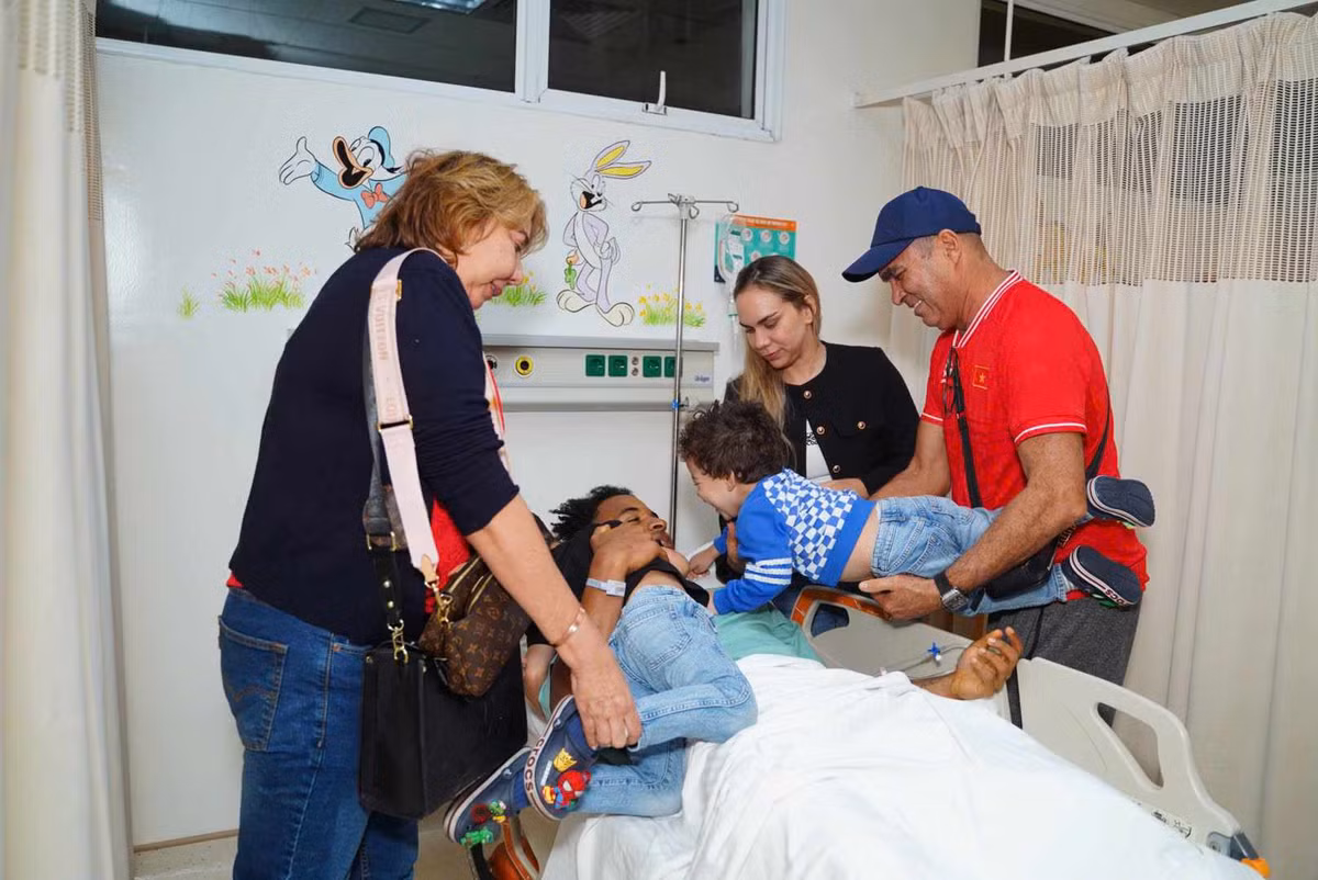 Gia đình Xuân Son luôn đồng hành cùng nam cầu thủ.