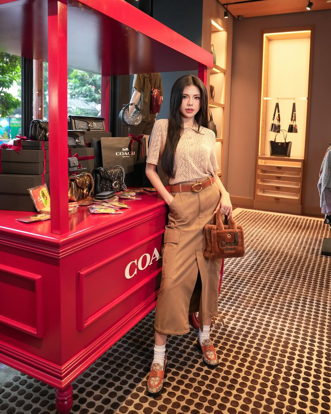 Hiện tại, Mai Dora là nữ MC xinh đẹp, nóng bỏng bậc nhất giới LMHT lẫn Esports Việt Nam. Mỗi lần MC này xuất hiện đều thu hút được sự chú ý của đông đảo người hâm mộ.