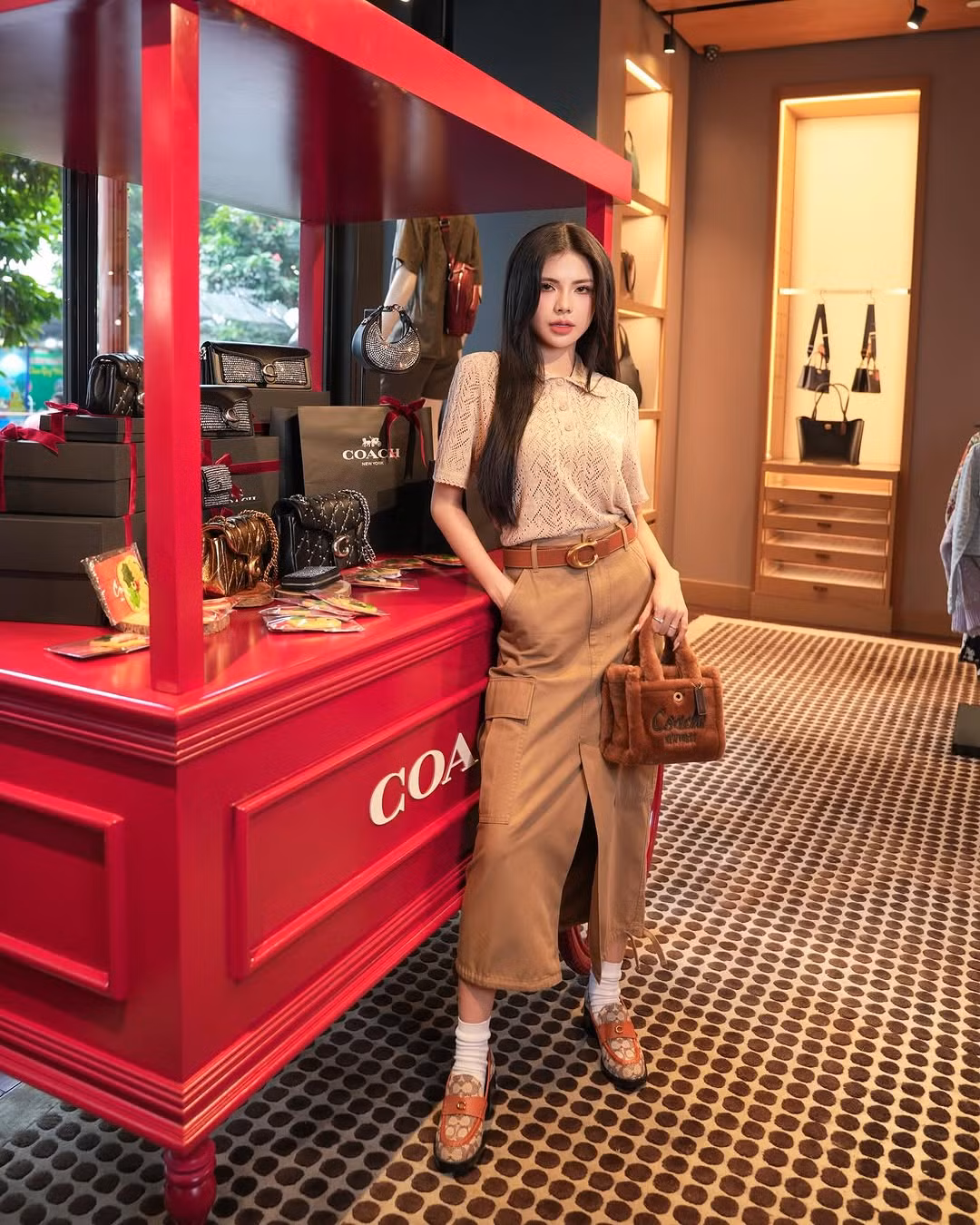 Hiện tại, Mai Dora là nữ MC xinh đẹp, nóng bỏng bậc nhất giới LMHT lẫn Esports Việt Nam. Mỗi lần MC này xuất hiện đều thu hút được sự chú ý của đông đảo người hâm mộ.