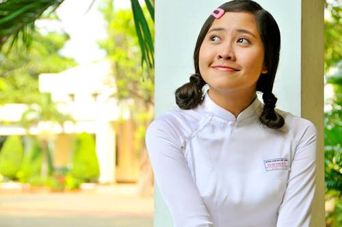 Tường Vi bén duyên với phim ảnh khi tham gia các dự án như Bỗng dưng muốn khóc, Cá rô em yêu anh, Lệ phí tình yêu, Cô Thắm về làng…