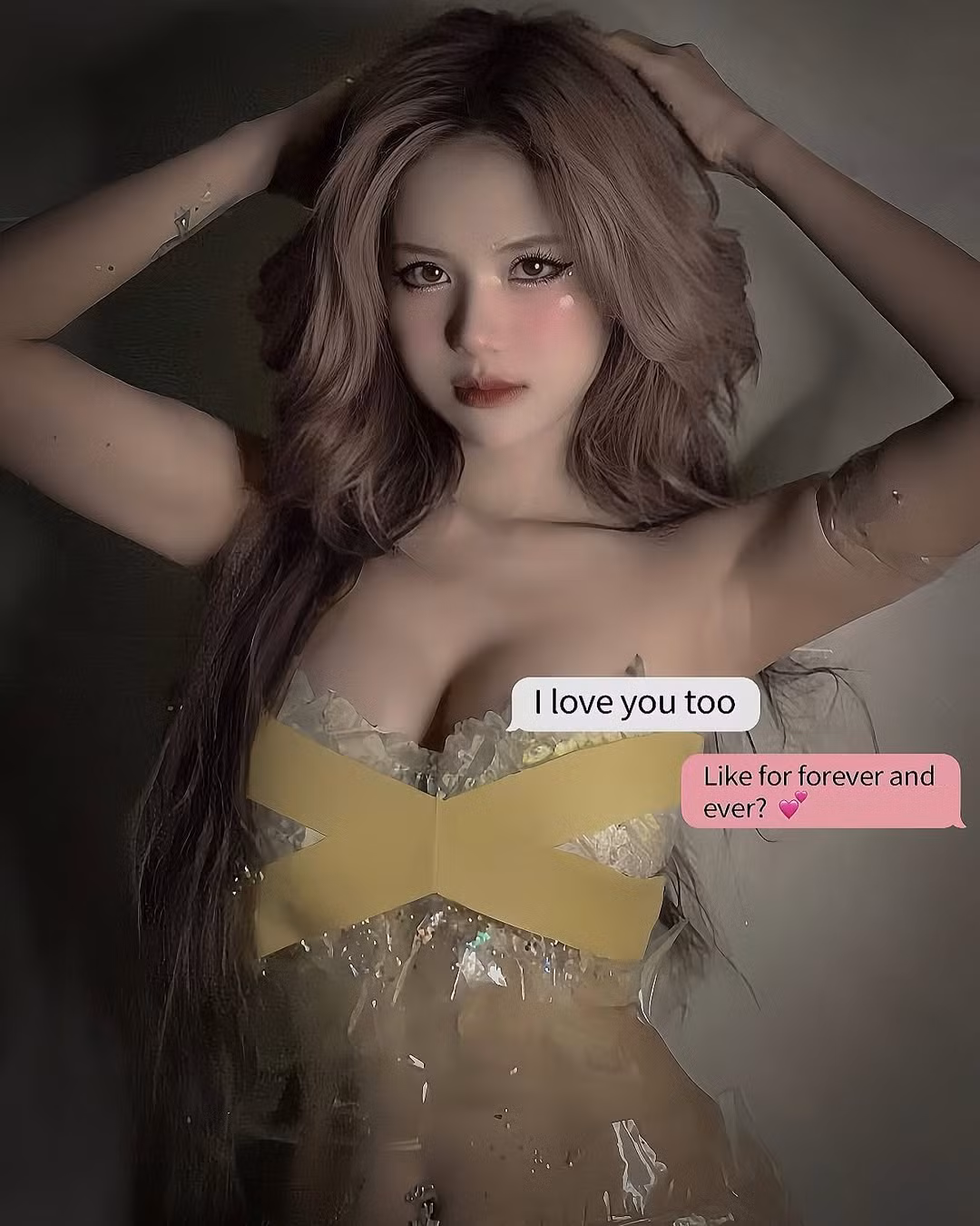 Mới đây, khi những hình ảnh này của cô nàng được nhiều người đăng tải lên các diễn đàn mạng xã hội đã nhận về không ít các ý kiến trái chiều.