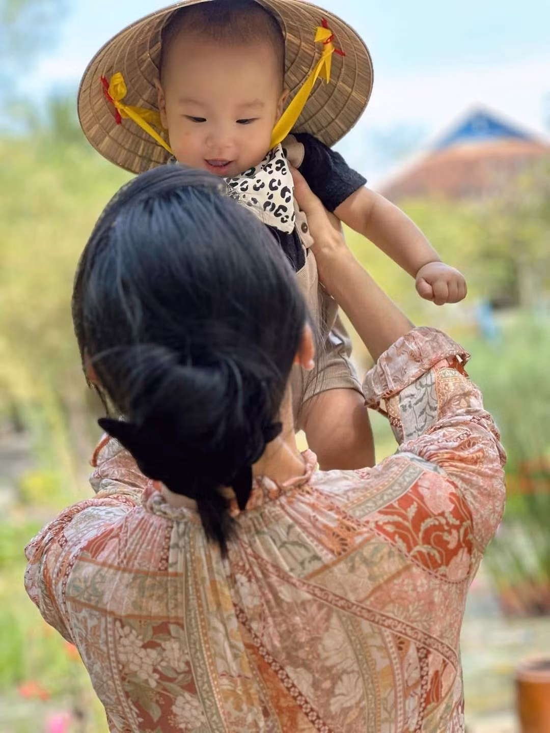 Bé Jimmy và Jenny nhà Phương Oanh đã tròn 7 tháng tuổi và ngày càng đáng yêu.