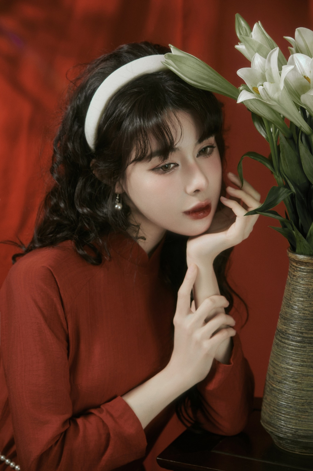 Trong bộ ảnh chào Xuân năm trước, Bích Hạnh và Văn Thanh được netizen tóm dính khi có chung concept chụp ảnh, trong cùng một studio.