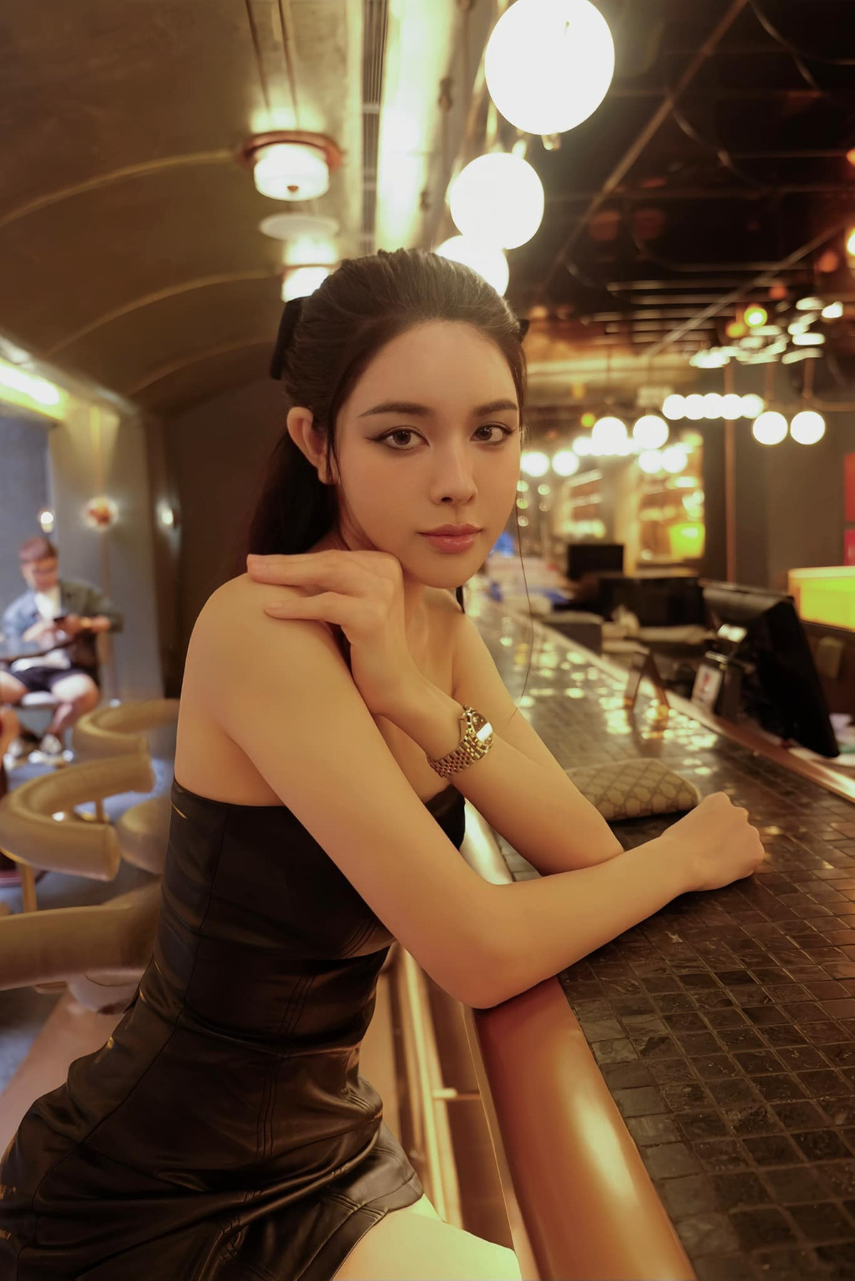 Tuy vậy có một khoảng tời gian, cả hai gần như không còn tương tác trên mạng xã hội, Bích Hạnh cũng thường xuyên đăng ảnh với dòng trạng thái tỏ vẻ độc thân và thả thính cực ngọt.