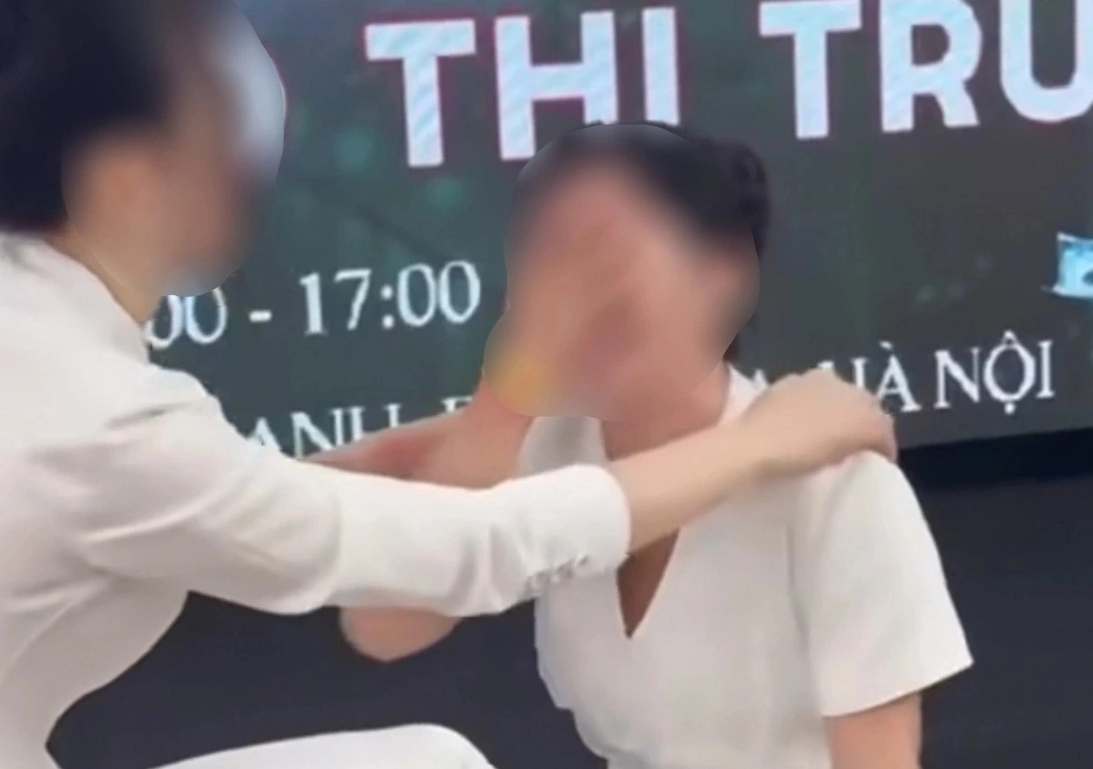 Vừa kéo dây chun, người này vừa lớn tiếng đặt câu hỏi tại sao hội nhóm của người kia "không trung thực". Một cô gái khác vừa hứng chịu thử thách, vừa bị nhận xét là "không xứng đáng làm người đứng đầu", "không nỗ lực"…