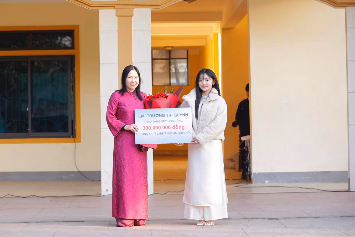 Với hơn 2,1 triệu người theo dõi, Quỳnh Trương đang là một trong những cái tên Tiktoker nổi bật ở thời điểm hiện tại. Thế nhưng ít ai biết rằng cô nàng từng theo học ngôi trường cấp 3 chuyên danh giá nhất nhì xứ Nghệ.