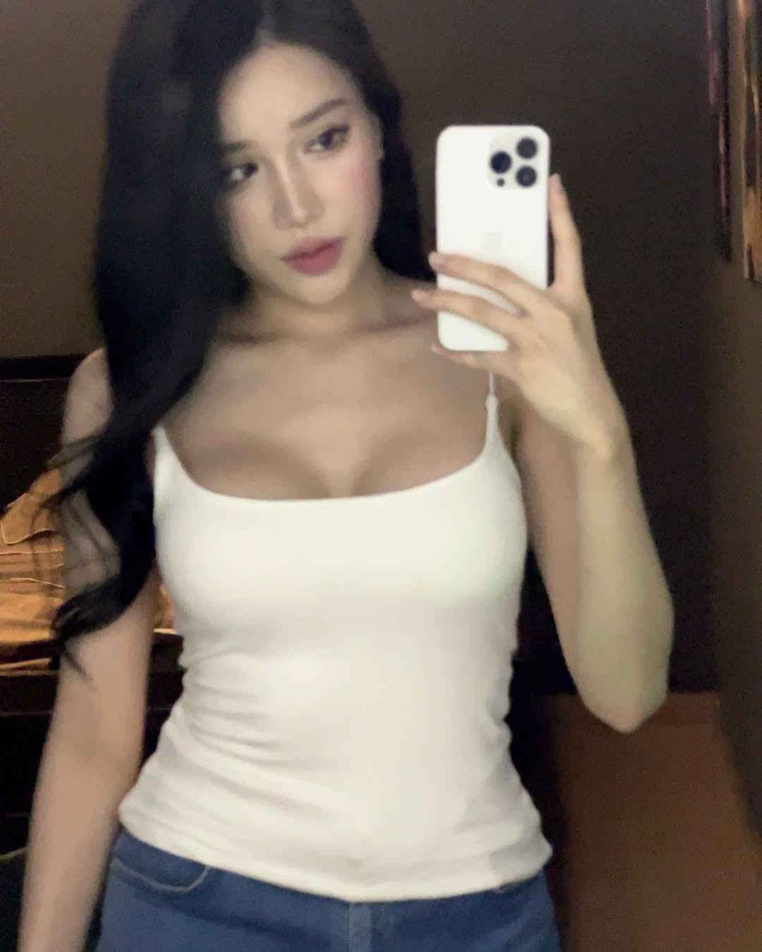 Nhiều người cho rằng cô nàng muốn được chuyển qua hoạt động trên mạng xã hội mang tính riêng tư hơn.