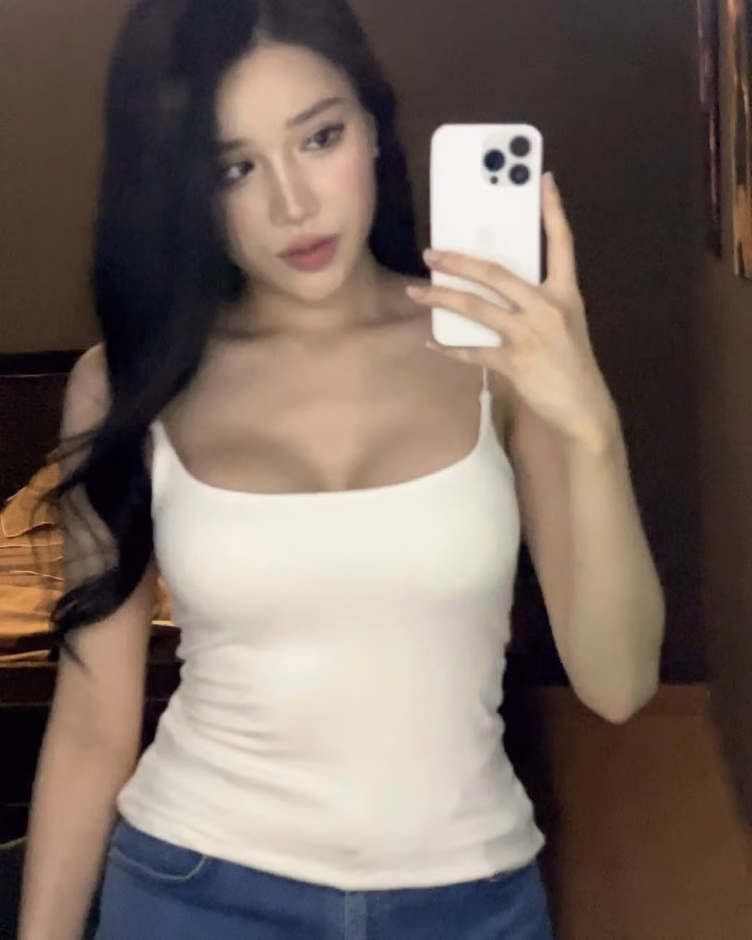 Nhiều người cho rằng cô nàng muốn được chuyển qua hoạt động trên mạng xã hội mang tính riêng tư hơn.