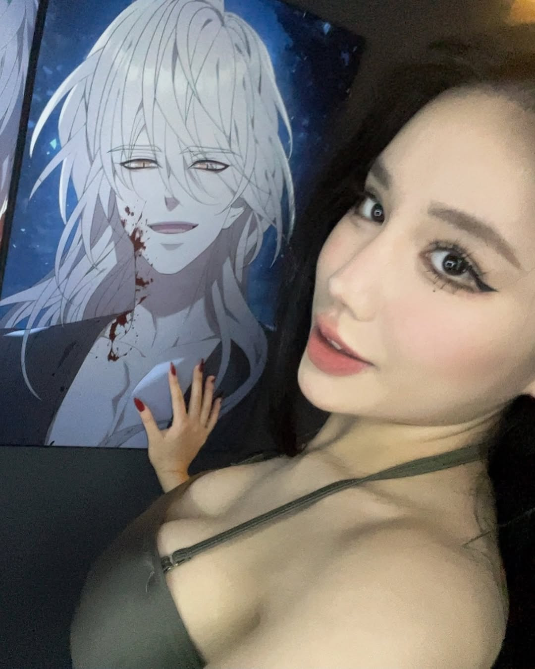 Ở phần bình luận, nhiều fan của cô nàng đã bày tỏ cảm xúc: "Mê cái body này, thần thái này quá", "chị ơi chị có người yêu chưa", "uầy".