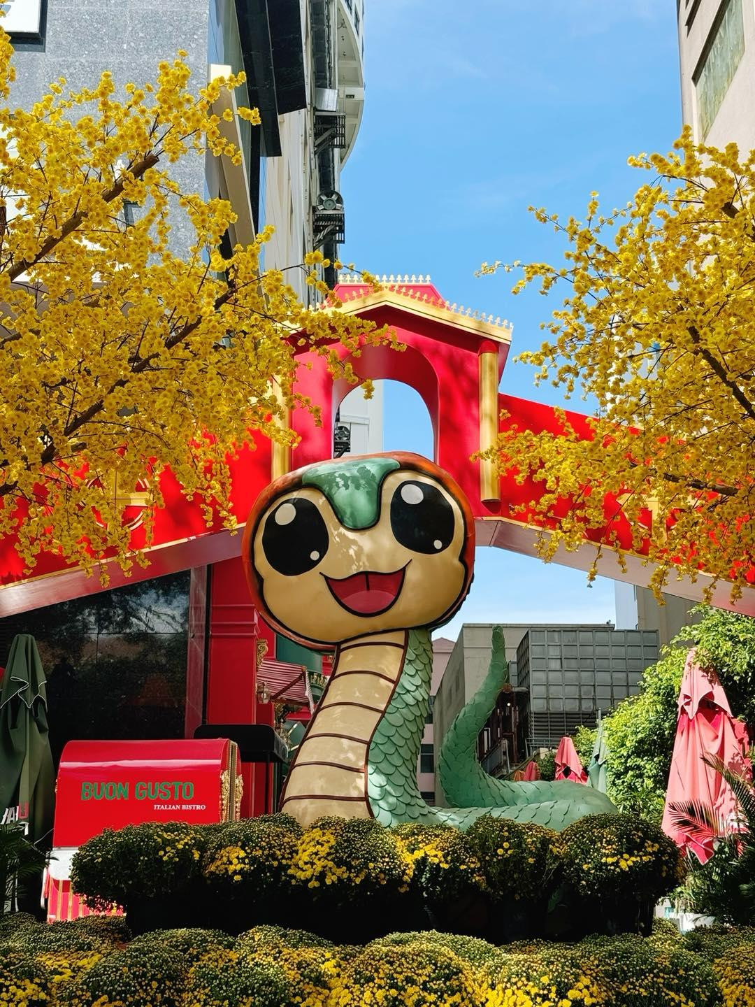 Cư dân mạng đang chờ chiêm ngưỡng linh vật rắn của các tỉnh thành khác để sớm tìm ra "hoa hậu" trong các linh vật năm Ất Tỵ.