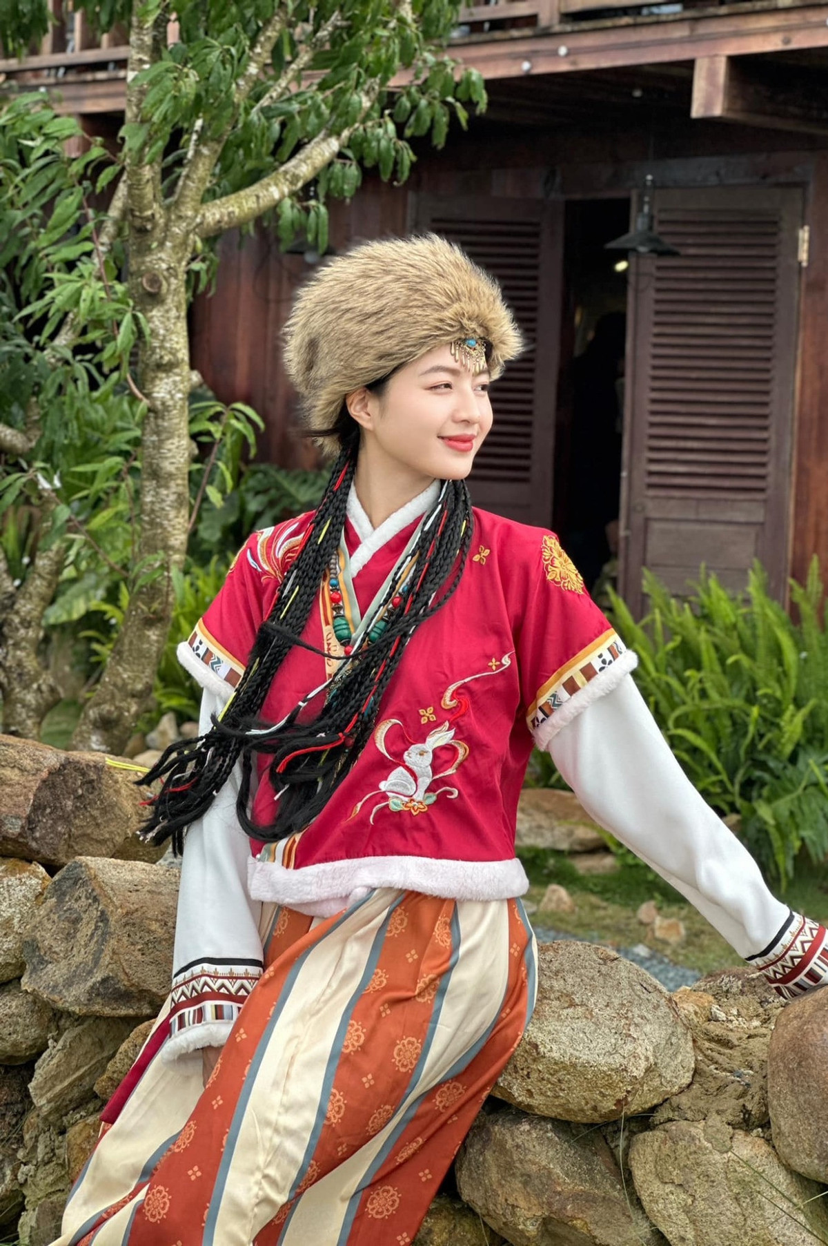 Nữ diễn viên thường xuyên khoe ảnh mặt mộc xinh xắn khi sở hữu làn da trắng mịn.