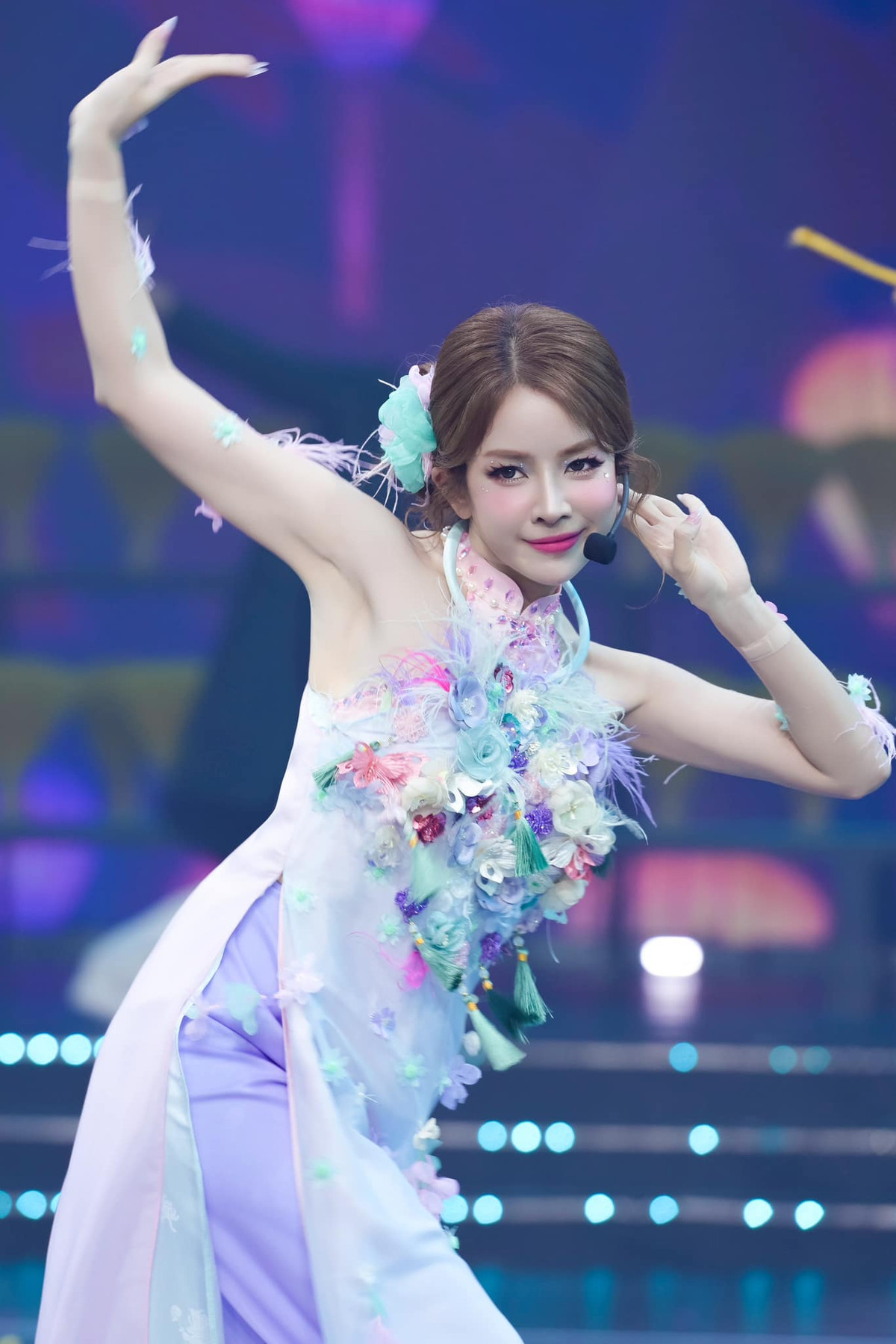 Còn với DJ Mie, khi tham gia Chị đẹp đạp gió, cô nàng có cơ hội để thể hiện cá tính hơn.