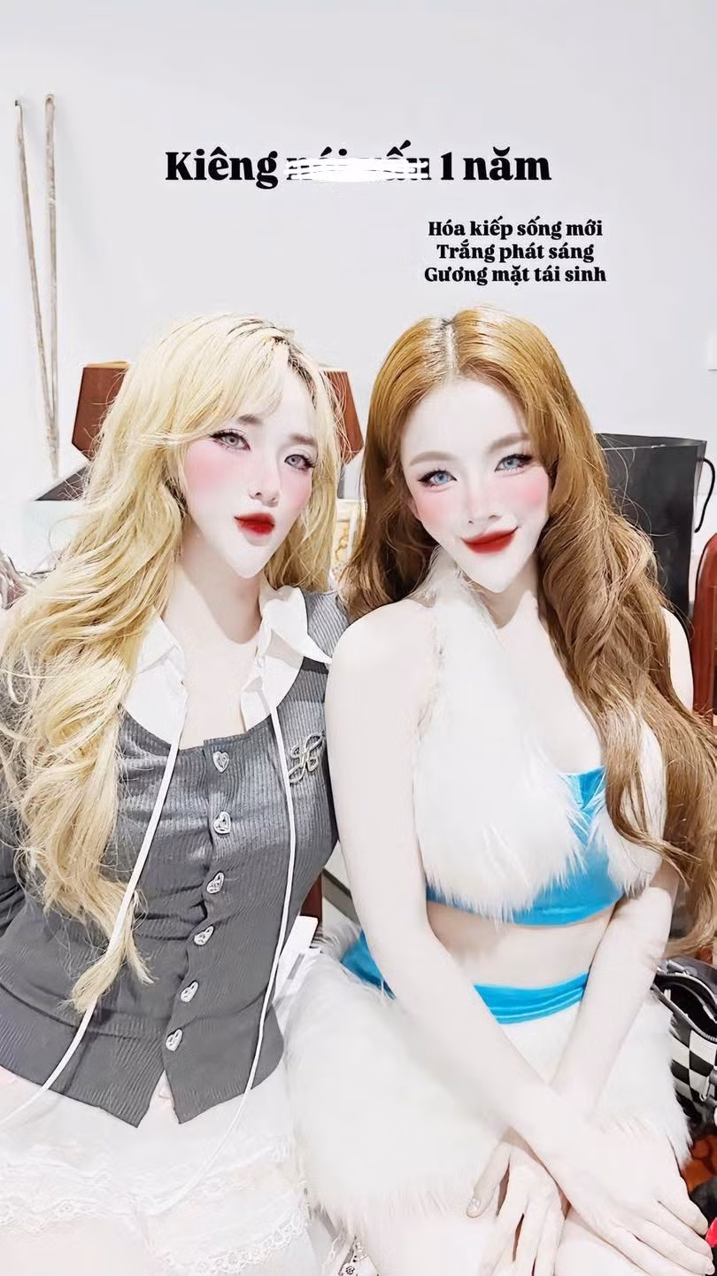 Loạt ảnh "lầy lội" của hai cô gái khiến nhiều người không khỏi bật cười: "Cười chết với hai bà này", "bài học cuộc sống này sâu sắc quá"...