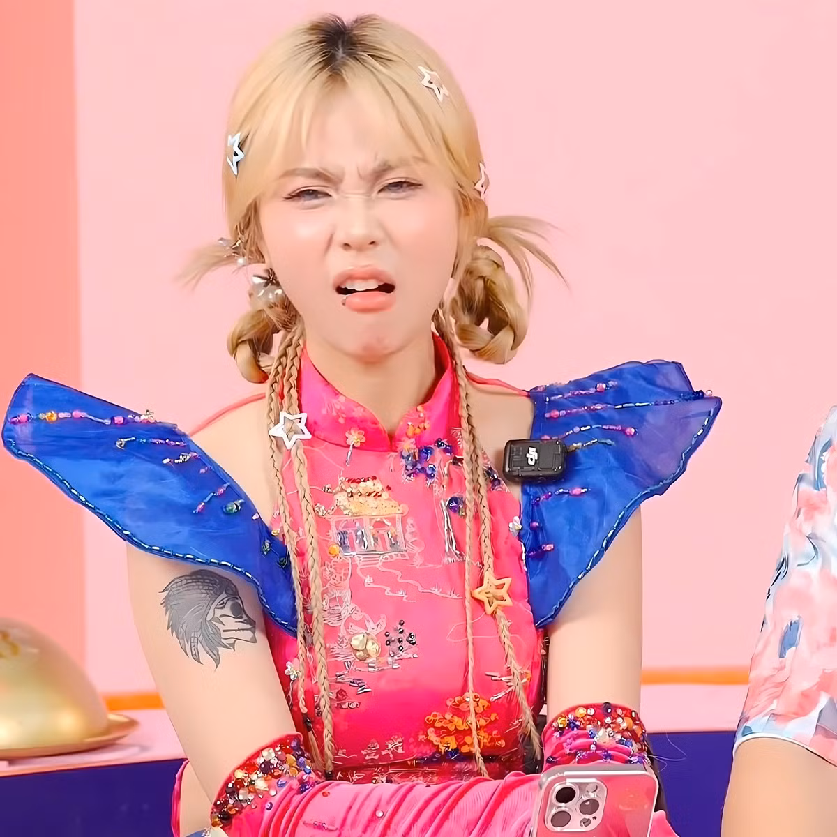 Trong suốt chương trình Chị đẹp đạp gió, Misthy nhiều lần không màng hình tượng, có những màn tương tác với các chị đẹp khác hết sức thú vị.