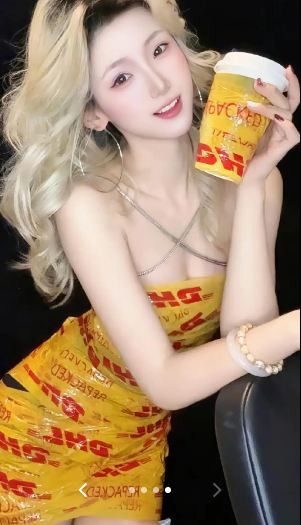 Màn xuất hiện này đã khiến cả thế giới phải sửng sốt, bàn tán xôn xao vì ý tưởng quá táo bạo, đột phá.