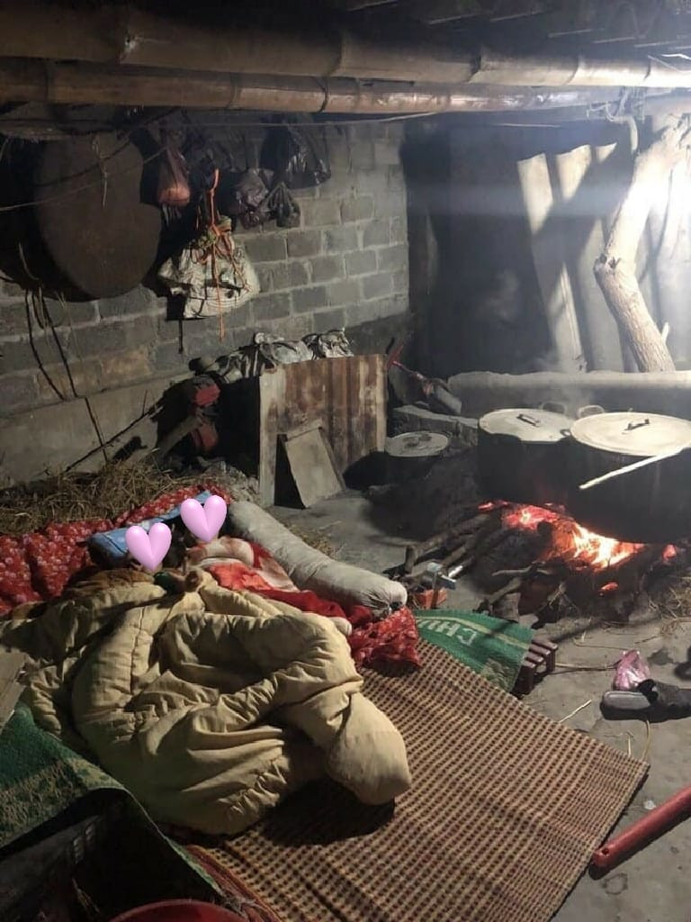 Chiếc bánh chưng không chỉ nhắc nhở mỗi người về một món ăn mang đậm biểu trưng văn hoá của dân tộc, mà còn để cho mỗi người dân đất Việt tự hào hơn, trân quý hơn một sản vật linh thiêng của ngày Tết sum họp, như hồn của Tết Việt trường tồn mãi với thời gian.