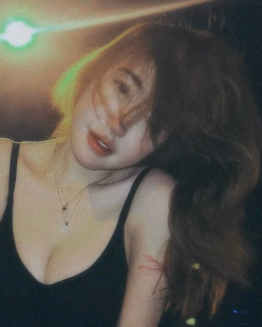 Phong cách không ngại hở vẫn luôn được Elly Trần theo đuổi từ trước nay.